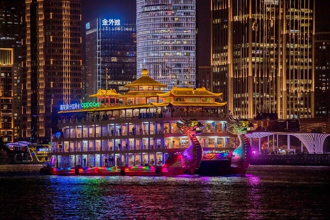 Ferry public sur le Huangpu à Shanghaï