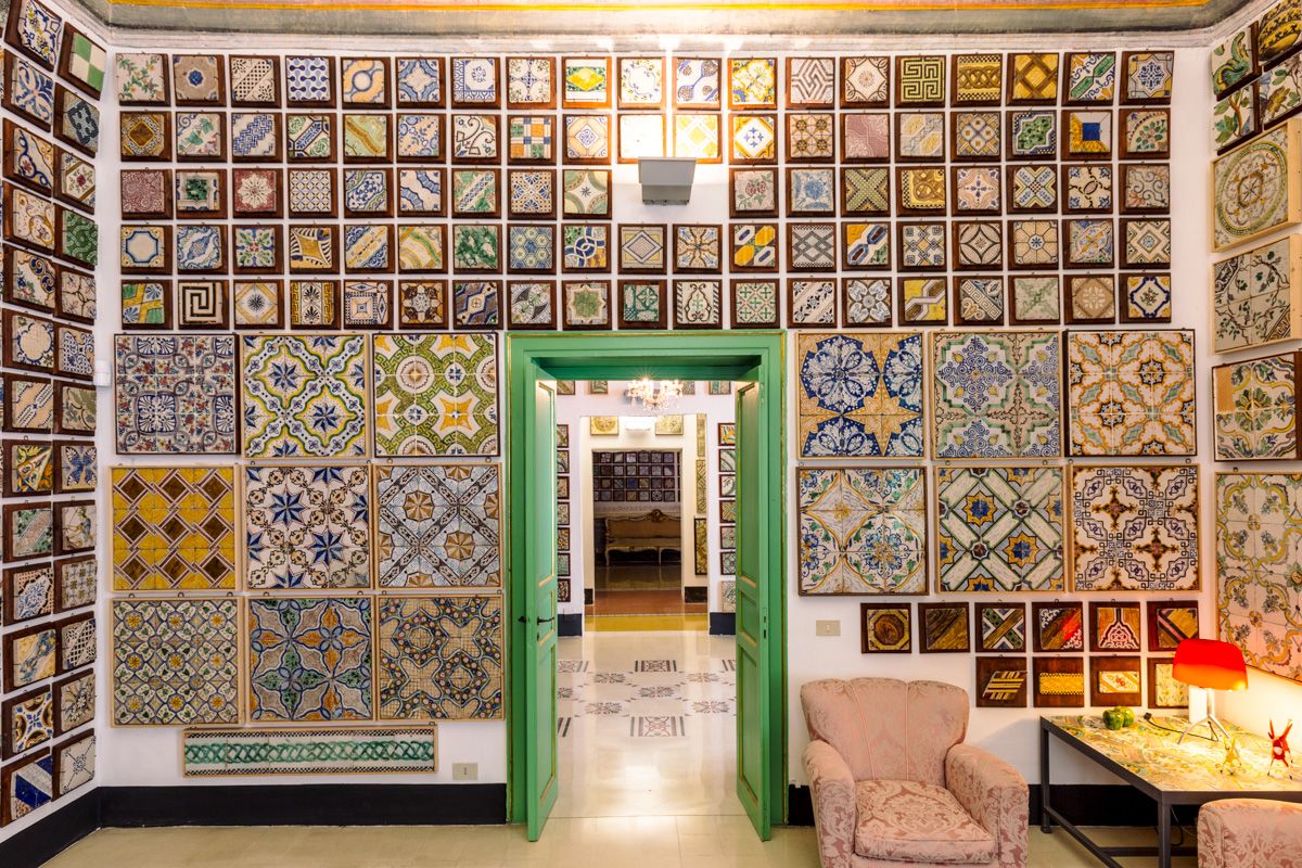 Collection de carreaux en majolique à Stanze al Genio à Palerme