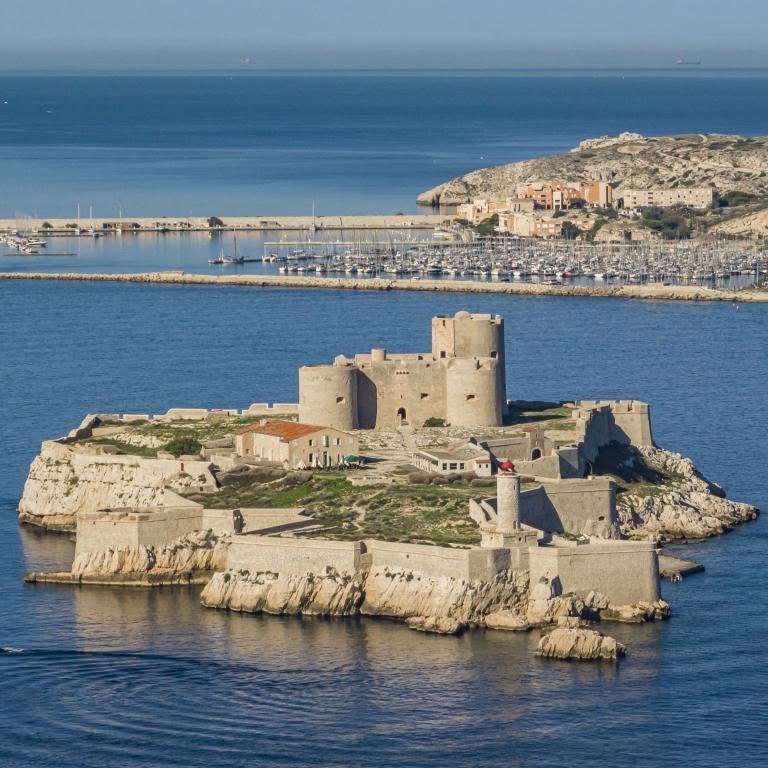 Château d'If dans la rade de Marseille