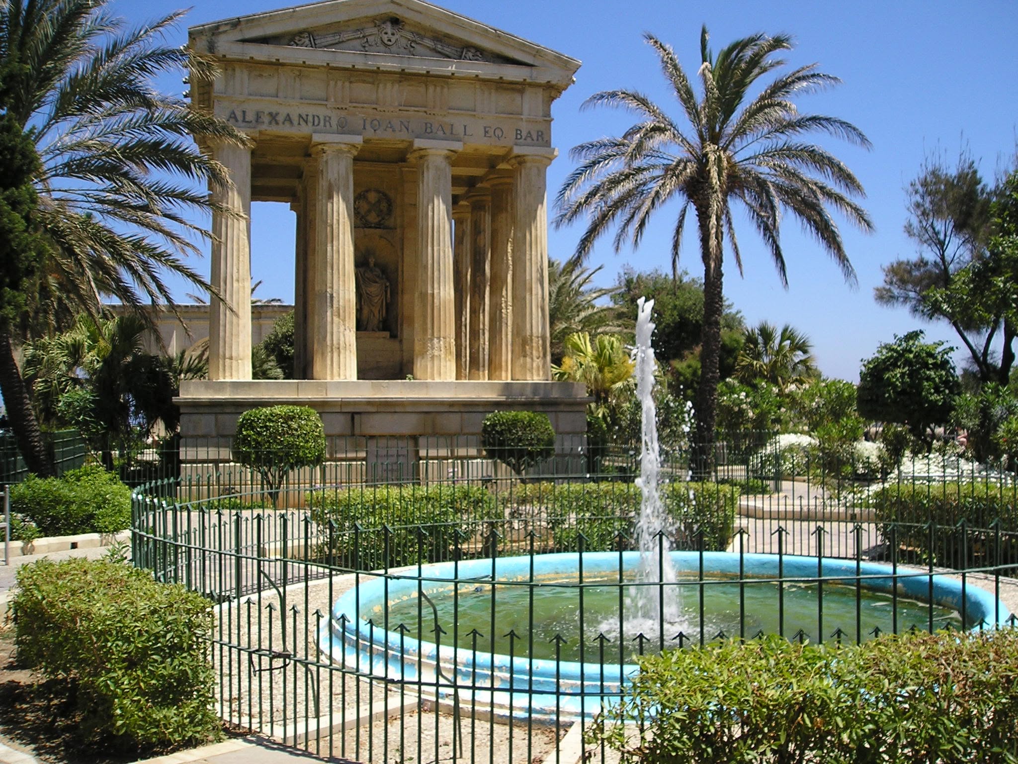 Lower Barrakka Gardens et monument à Sir Alexander Ball à La Valette