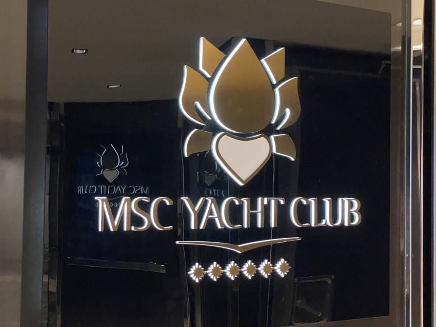 Entrée et logo MSC Yacht Club