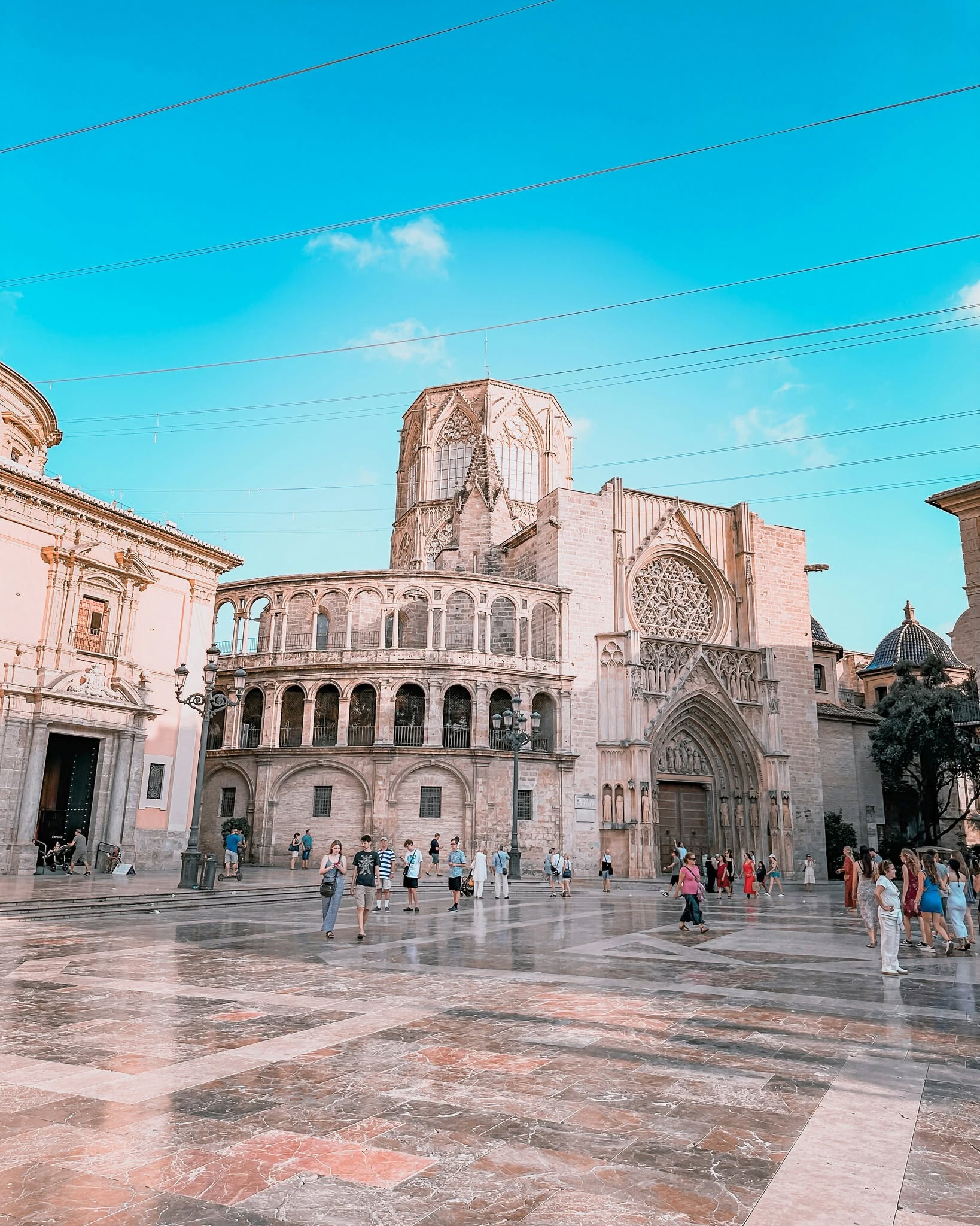Cathédrale de Valence sur la Plaza de la Virgen