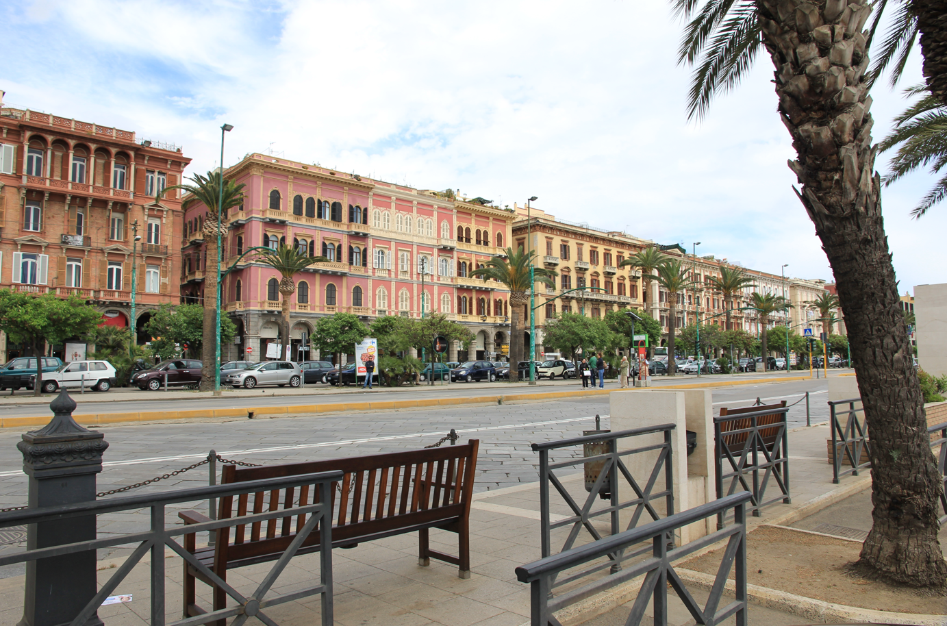 Via Roma à Cagliari près du port