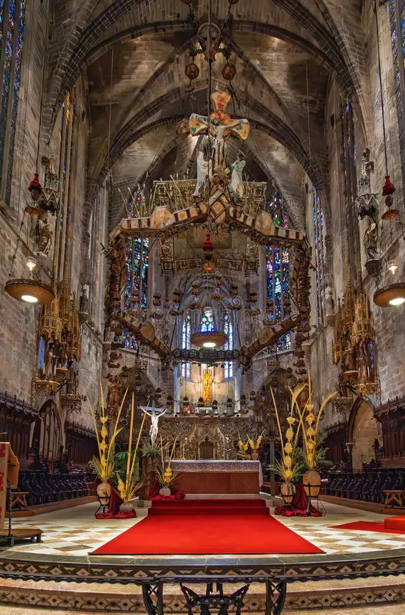 Intérieur de la cathédrale de Palma et grande rosace
