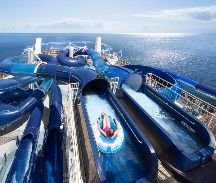 Parc aquatique sur un navire MSC