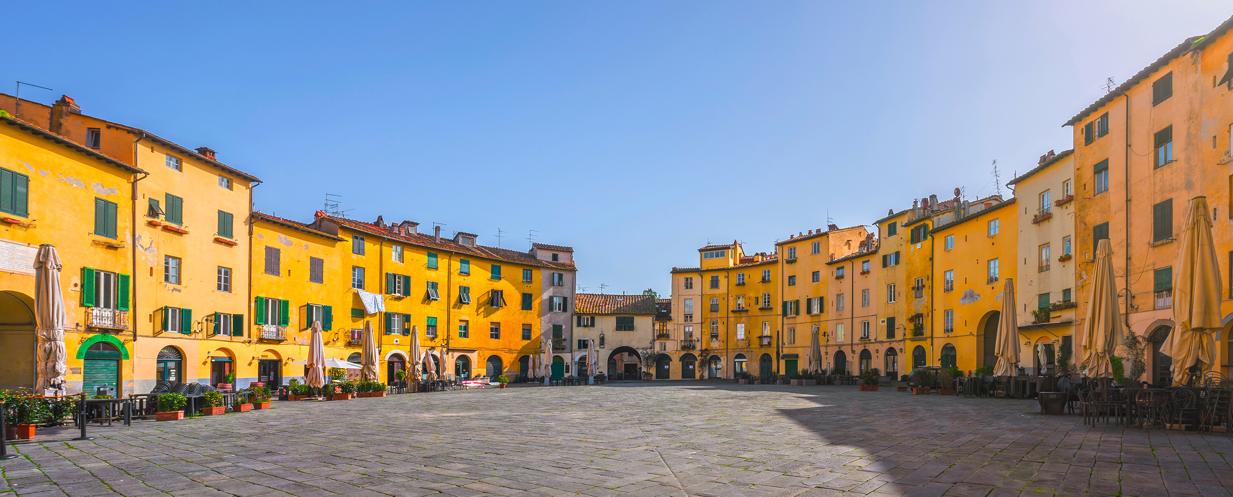 Piazza dell'Anfiteatro à Lucques