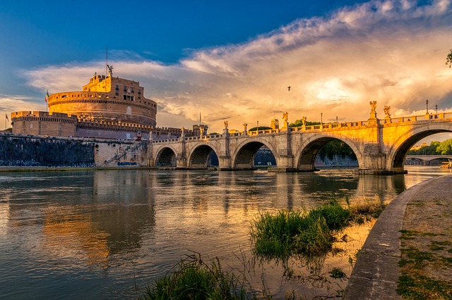 Château Saint-Ange et pont Saint-Ange à Rome