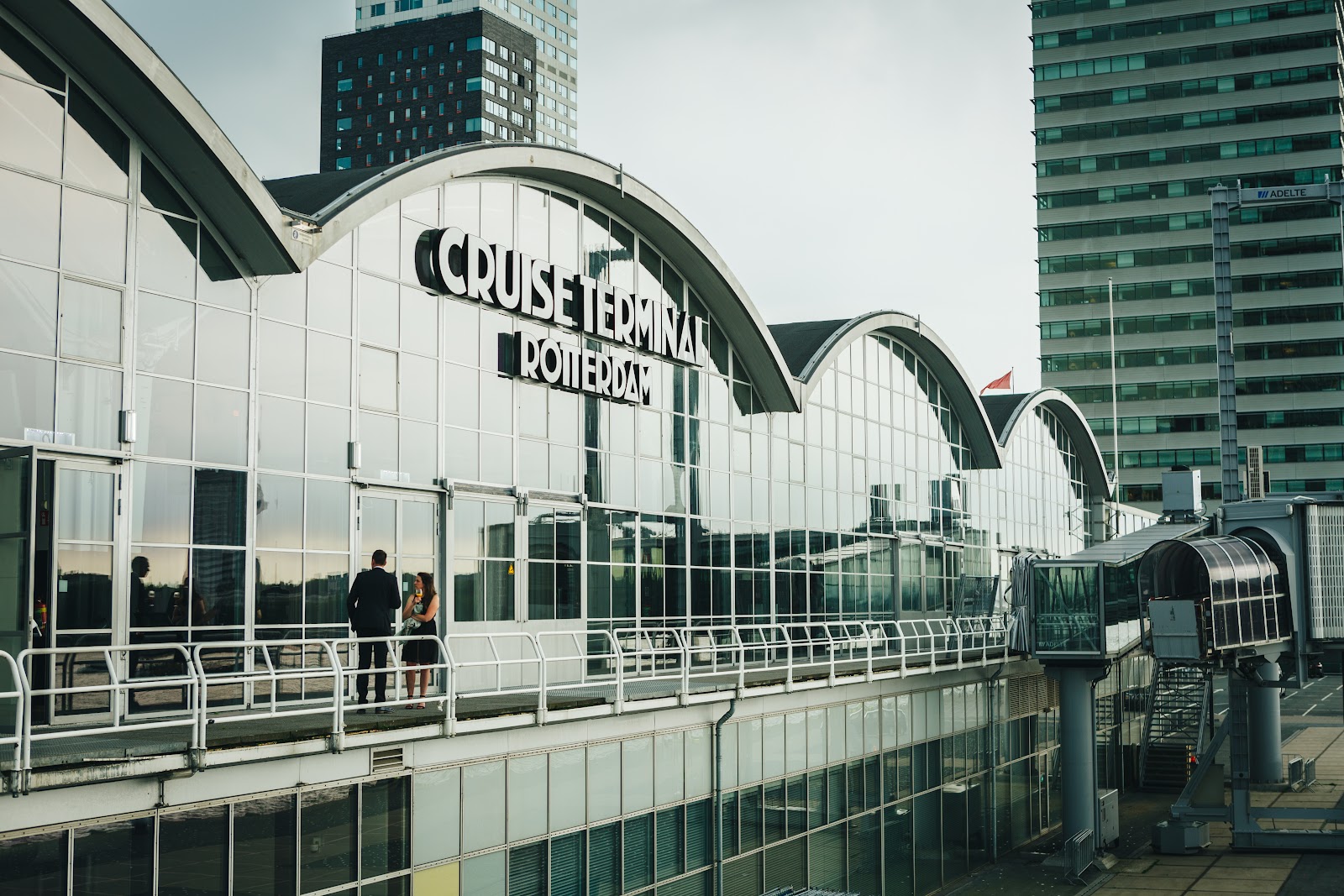 Cruise Terminal Rotterdam sur Wilhelminapier