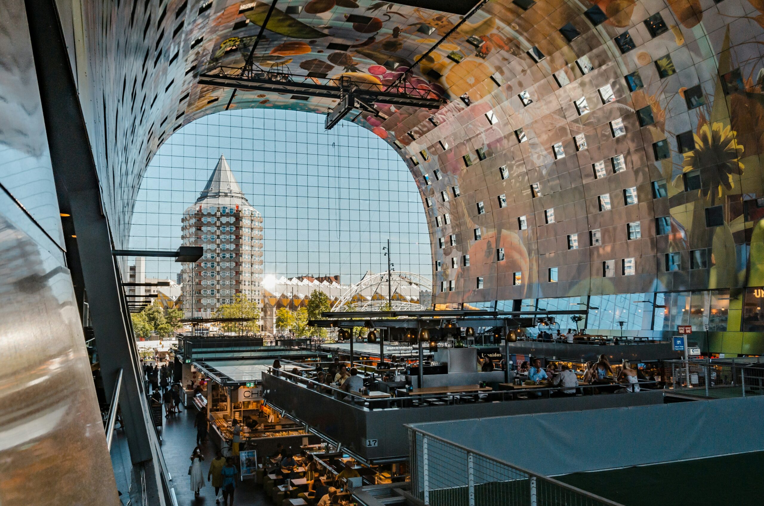 Intérieur de la Markthal de Rotterdam