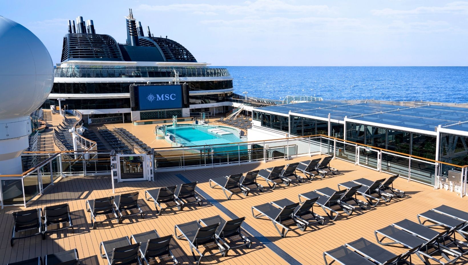 Top Exclusive Solarium MSC avec transats et espace de détente