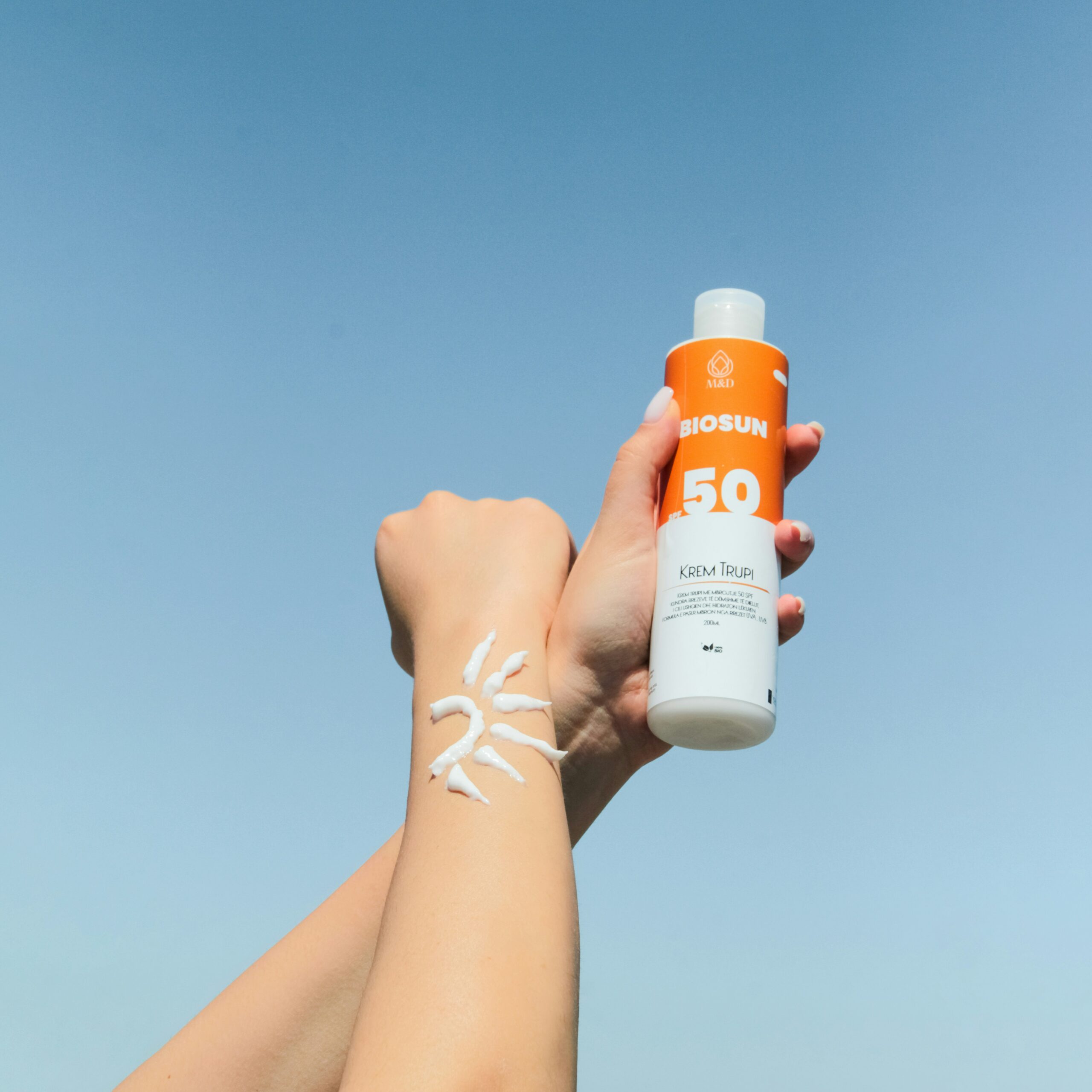 Produits de soin et de protection à emporter en voyage