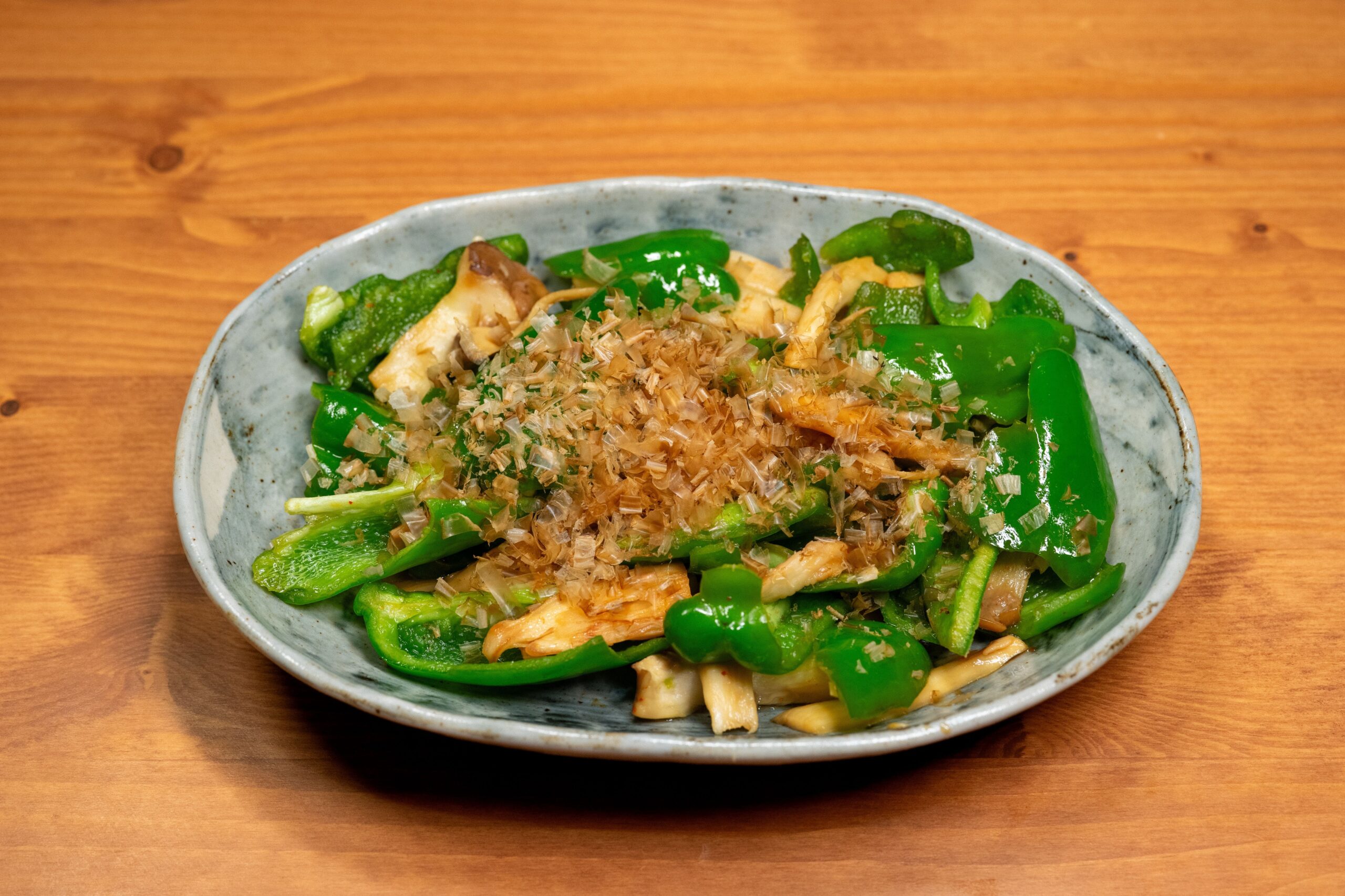 Assiette japonaise chaude à base de légumes