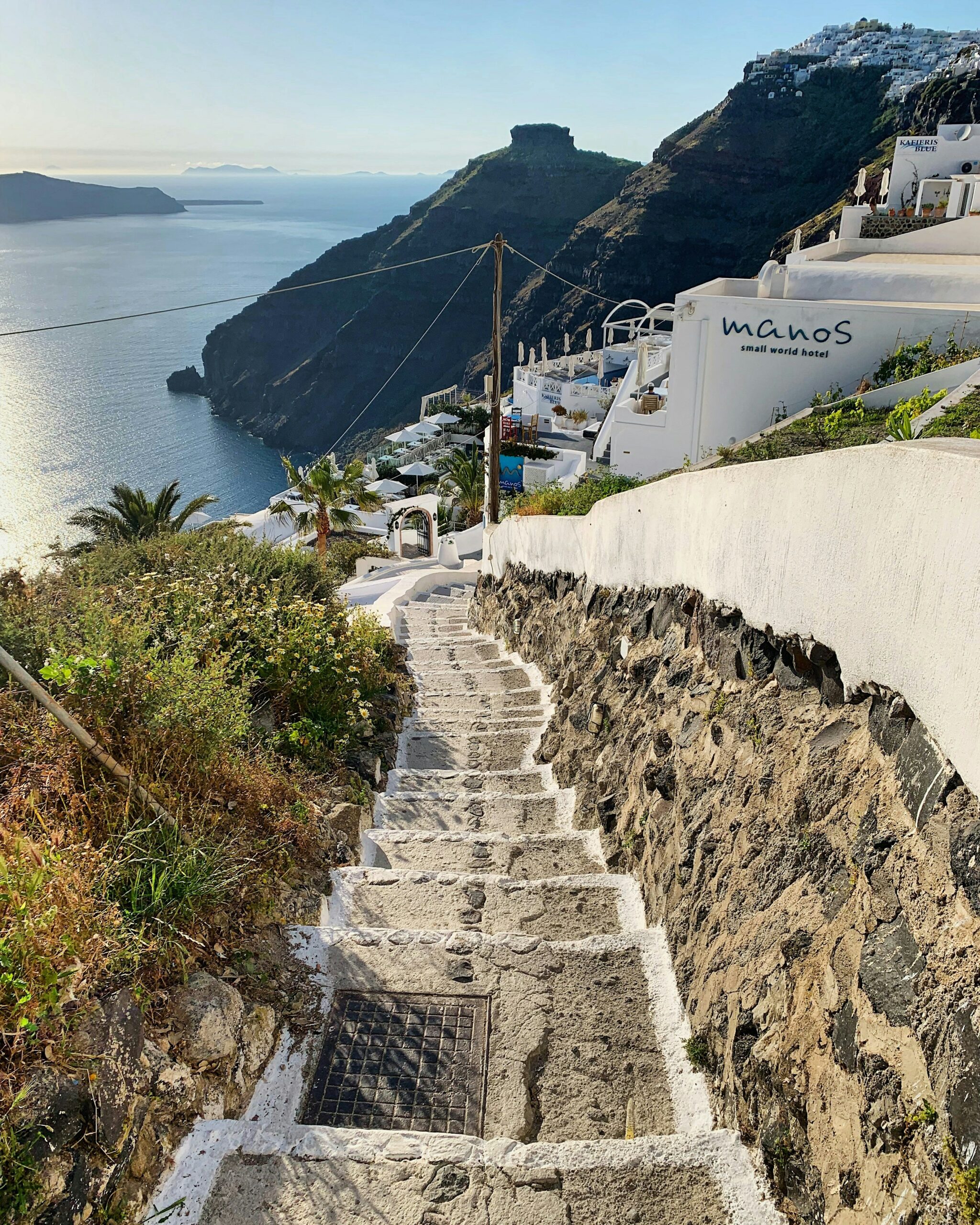 Escalier de Karavolades entre Fira et le vieux port de Santorin