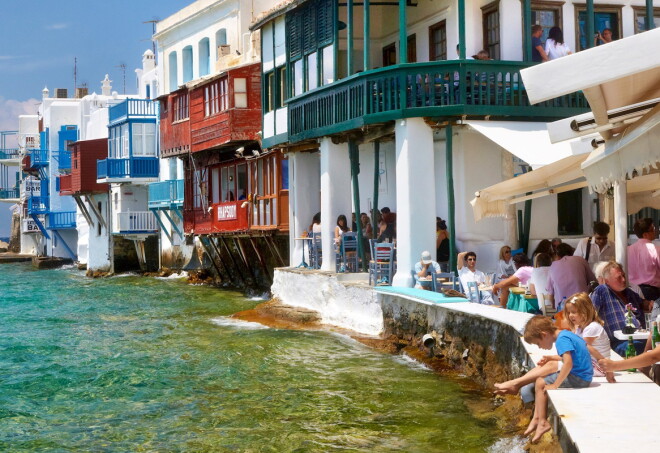 Petite Venise à Mykonos avec ses balcons au-dessus de la mer