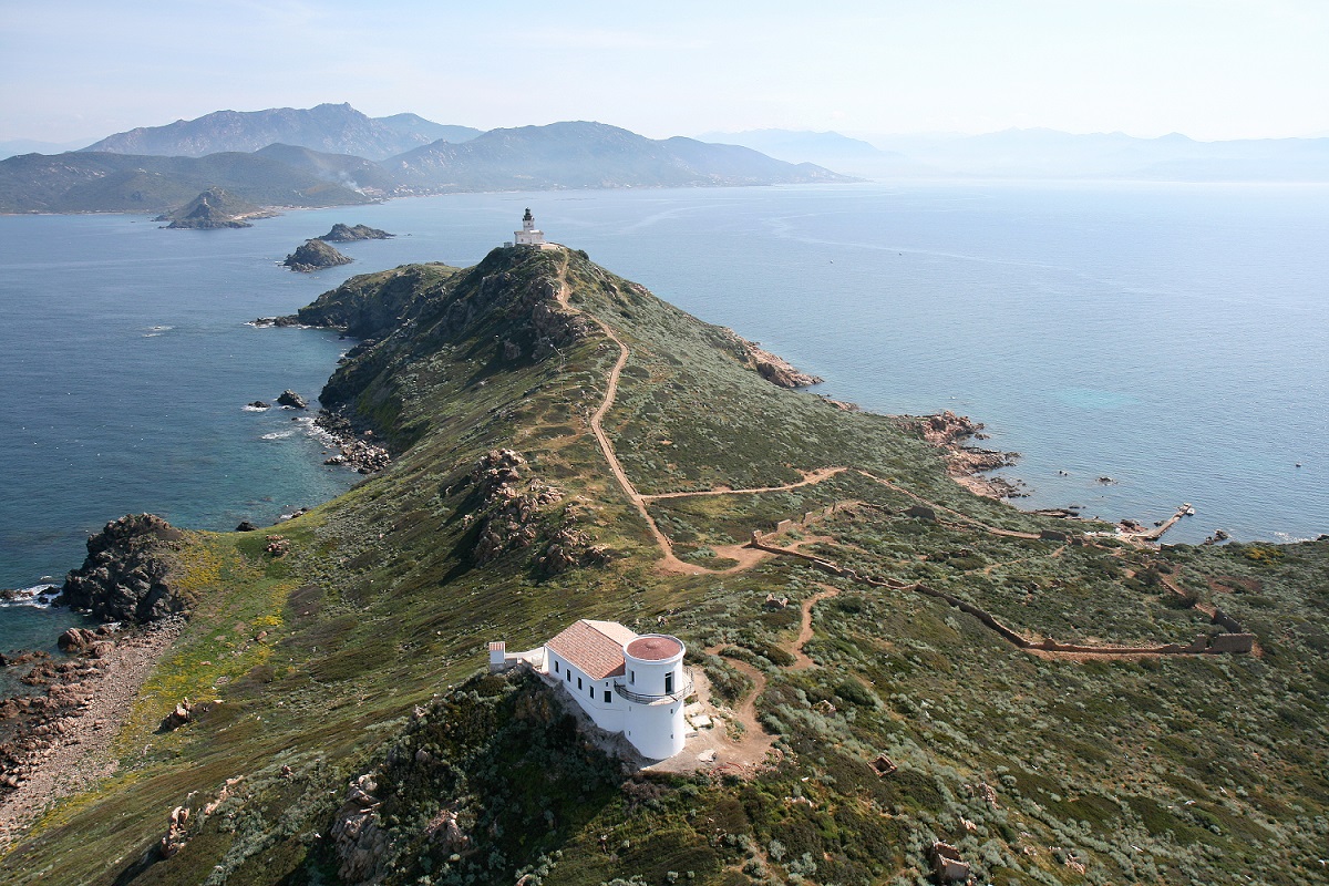 Vue aérienne des îles Sanguinaires au large d'Ajaccio
