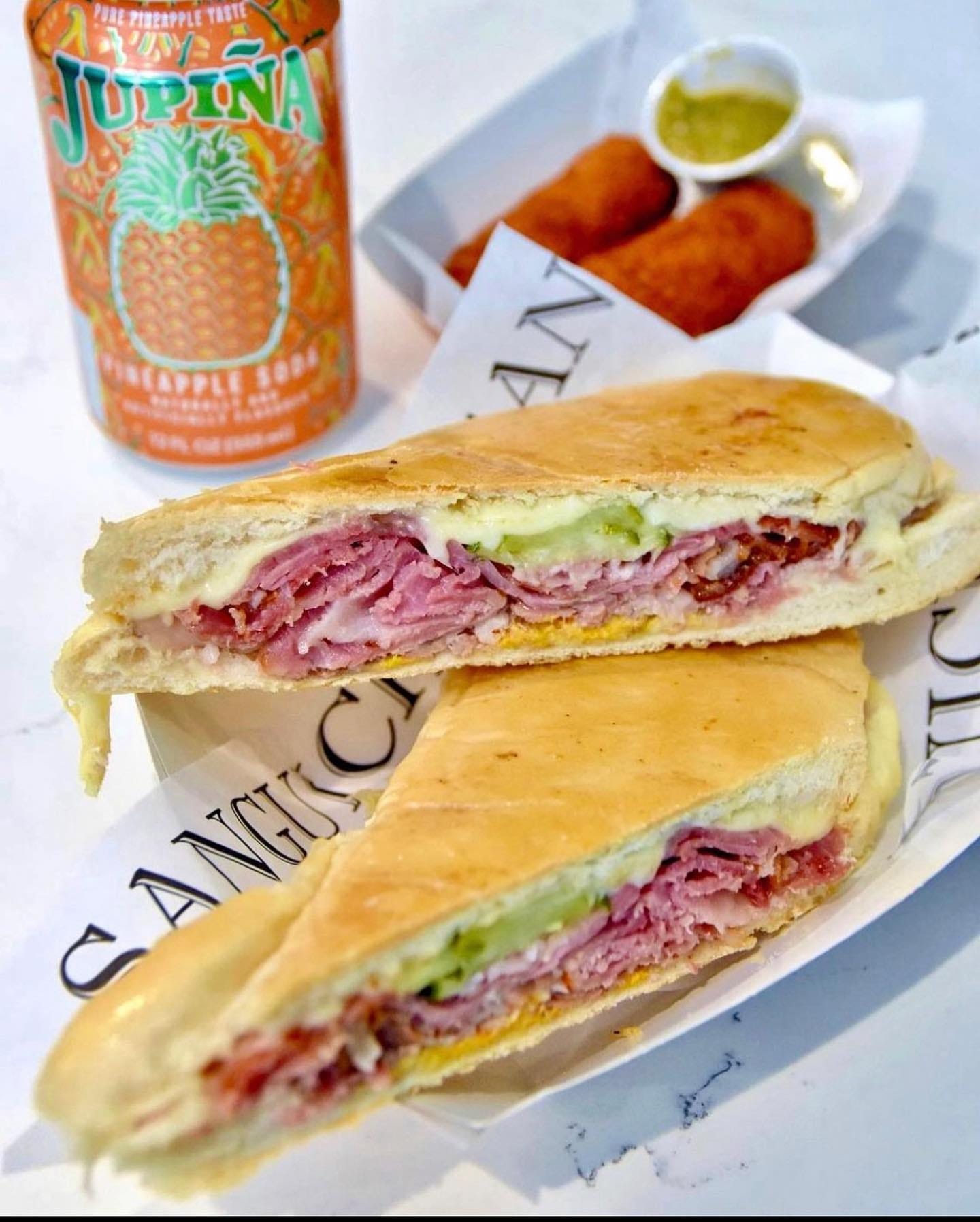 Sandwich cubain servi à Miami