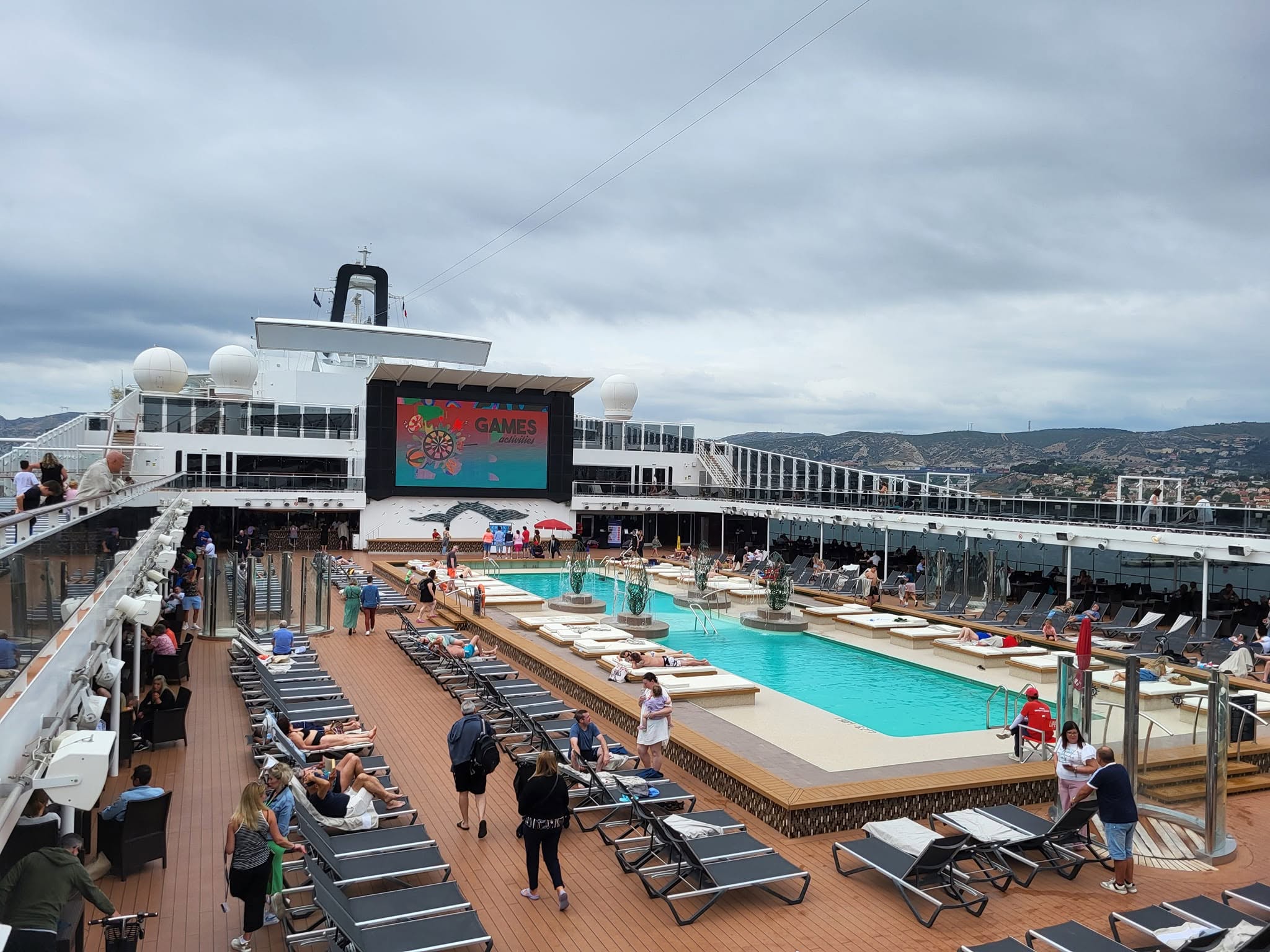 Atmosphere Pool, grande piscine extérieure du MSC Grandiosa