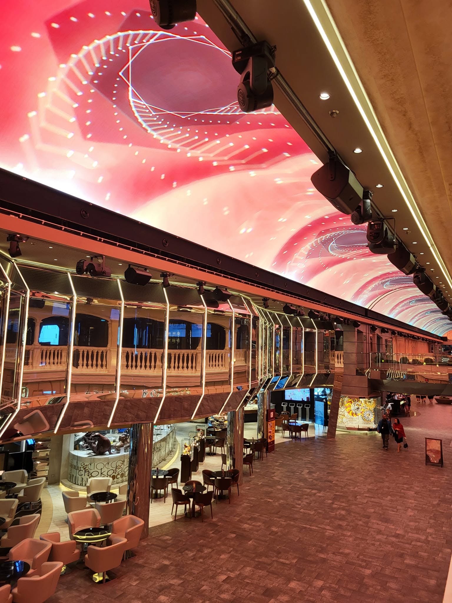Galleria Grandiosa et plafond LED du MSC Grandiosa
