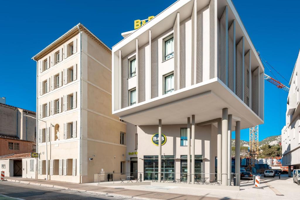 B&B HOTEL Toulon Centre Gare près de la gare SNCF de Toulon