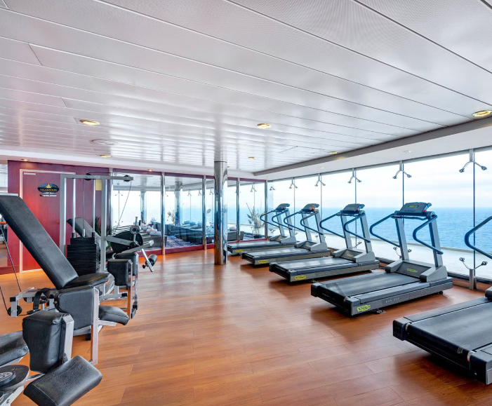 Salle de sport panoramique du MSC Lirica