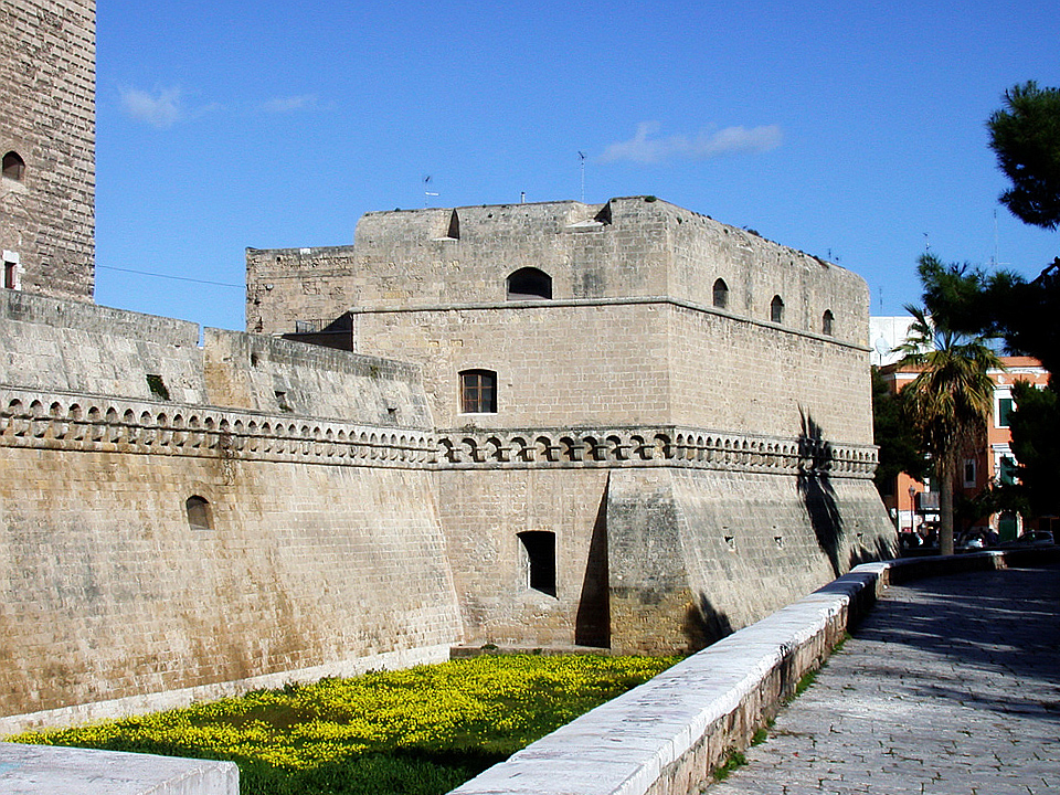 Murailles du Castello Svevo de Bari