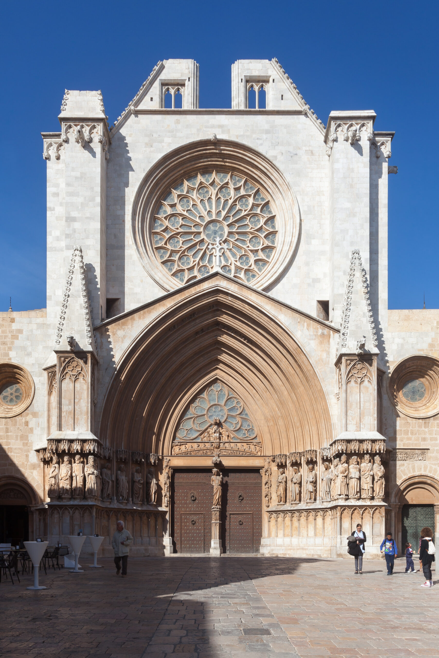 Façade de la cathédrale de Tarragone dans la Part Alta