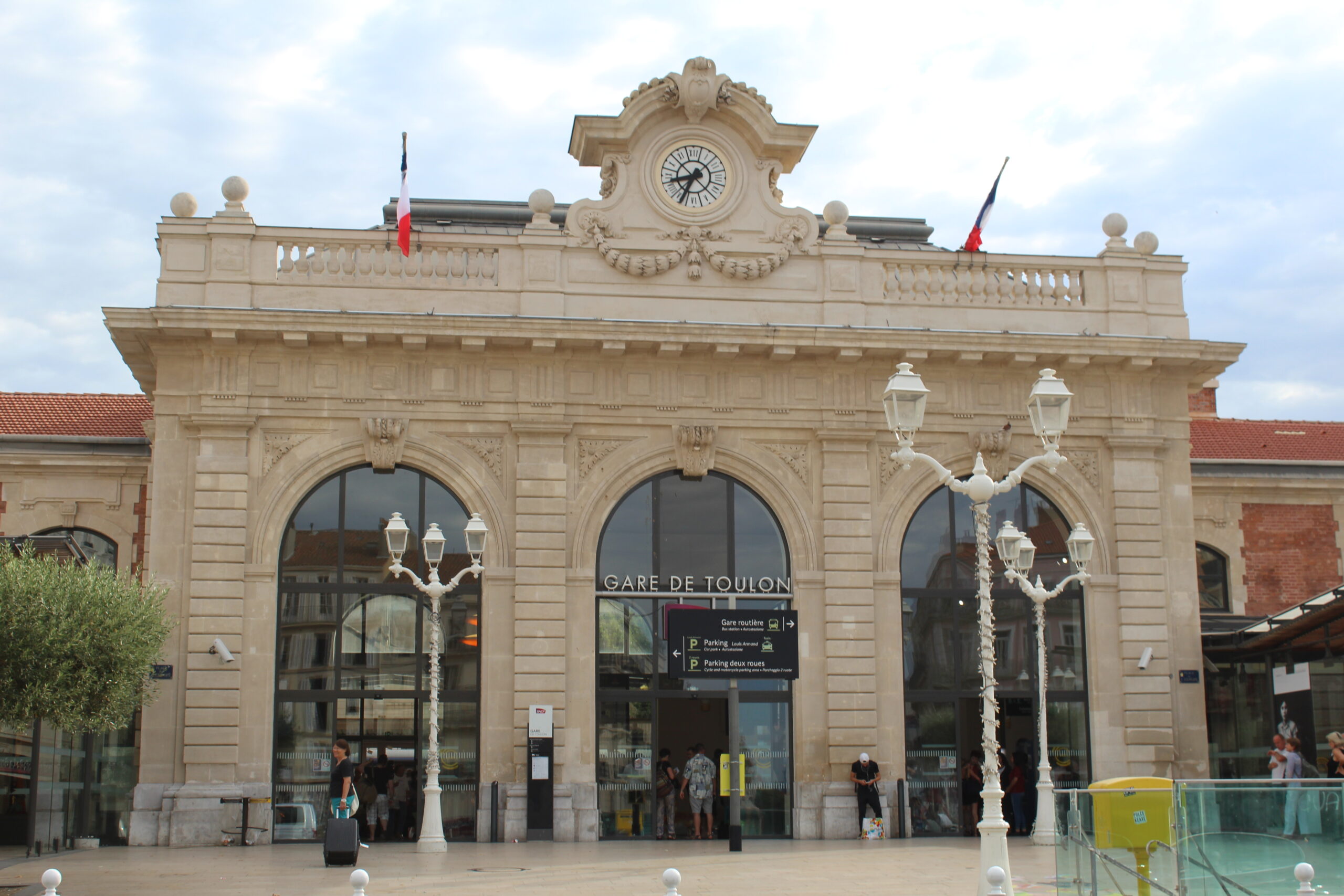 Gare SNCF de Toulon pour rejoindre le port de croisière