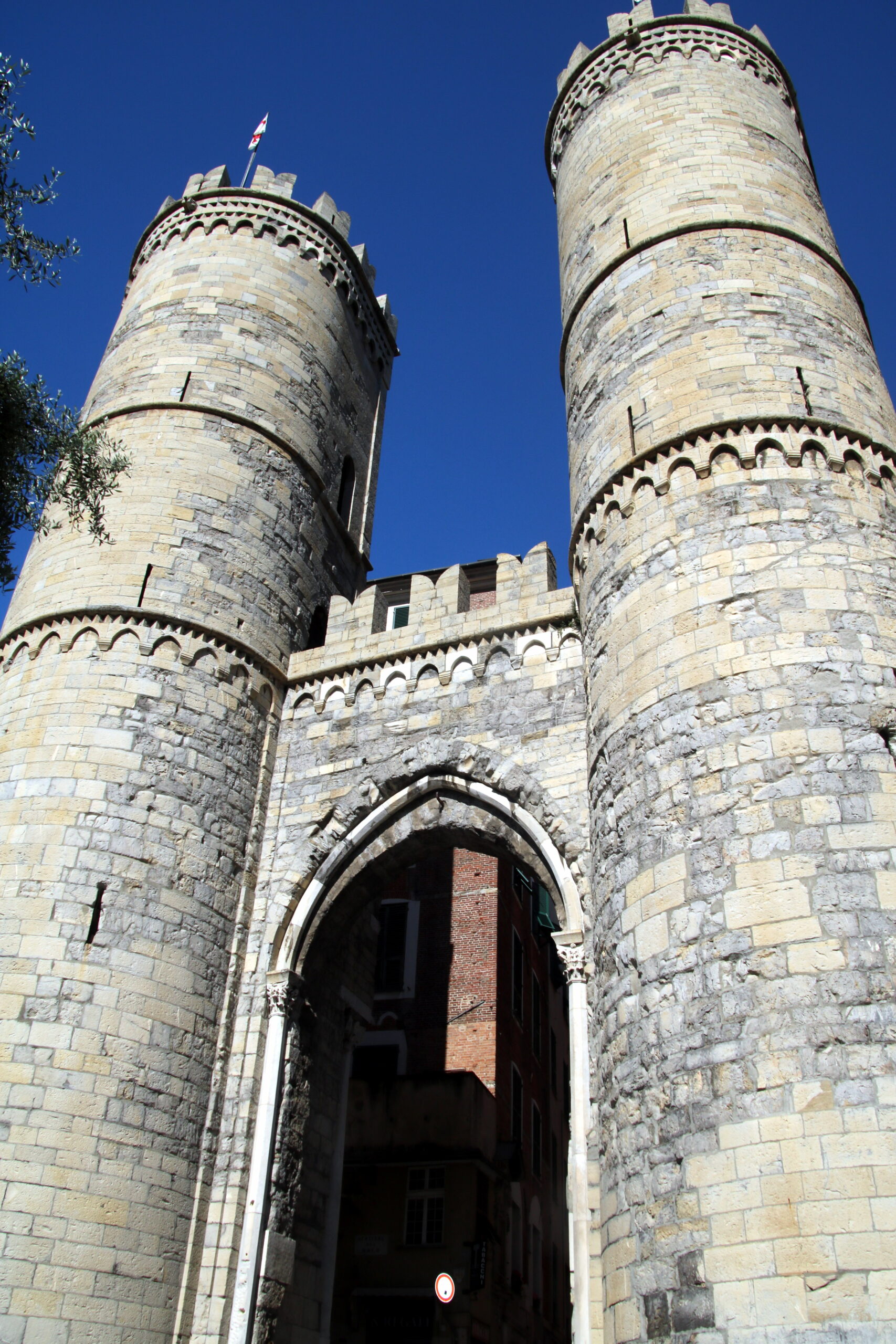 Porta Soprana à Gênes, porte médiévale liée aux murailles de Barberousse