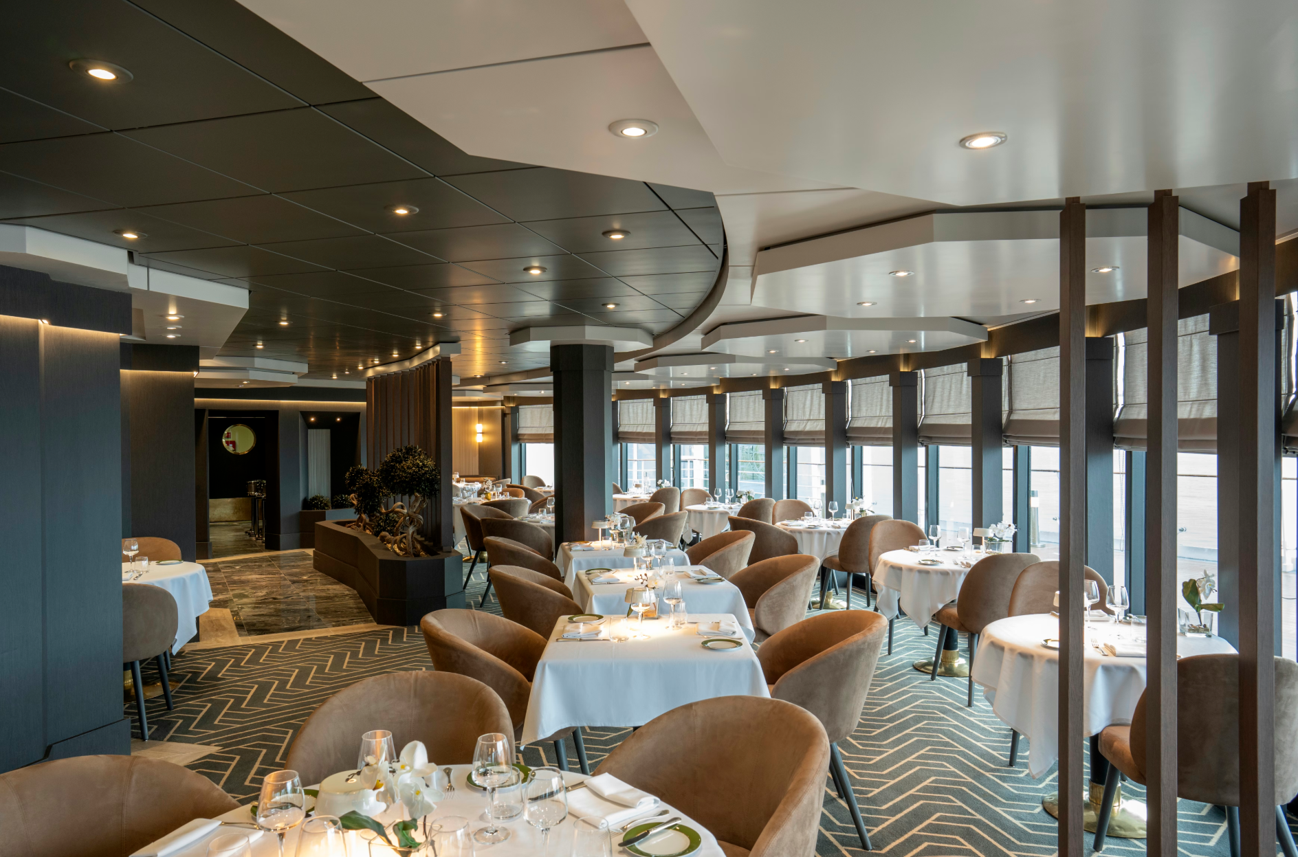Restaurant principal à bord d'un navire MSC Croisières