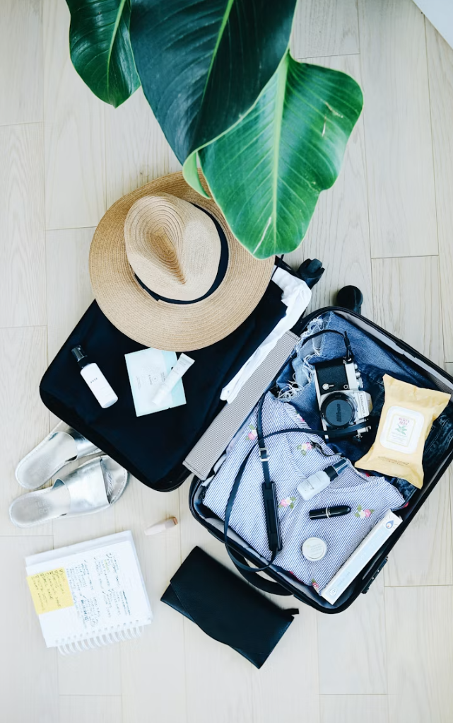Valise préparée pour partir en croisière MSC