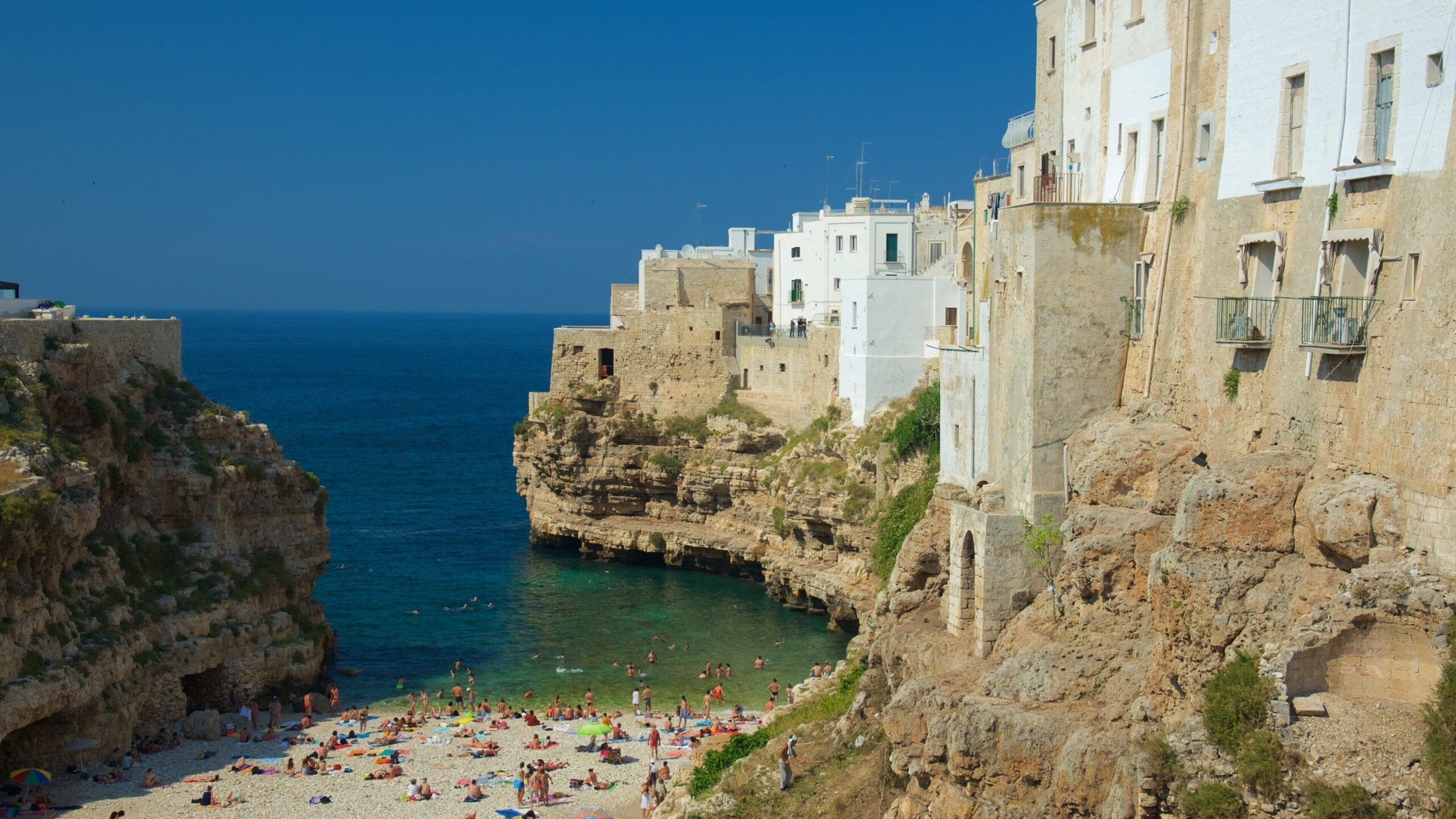 Crique de Lama Monachile à Polignano a Mare