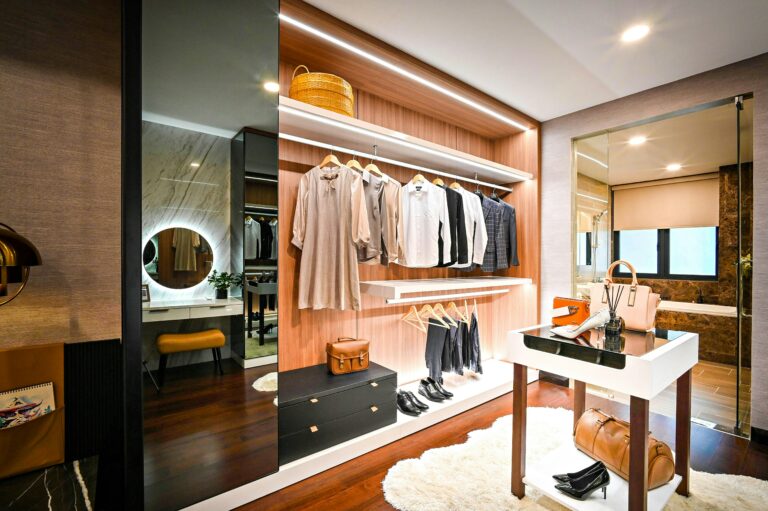 Dressing haut de gamme, illustration d’une suite MSC Yacht Club