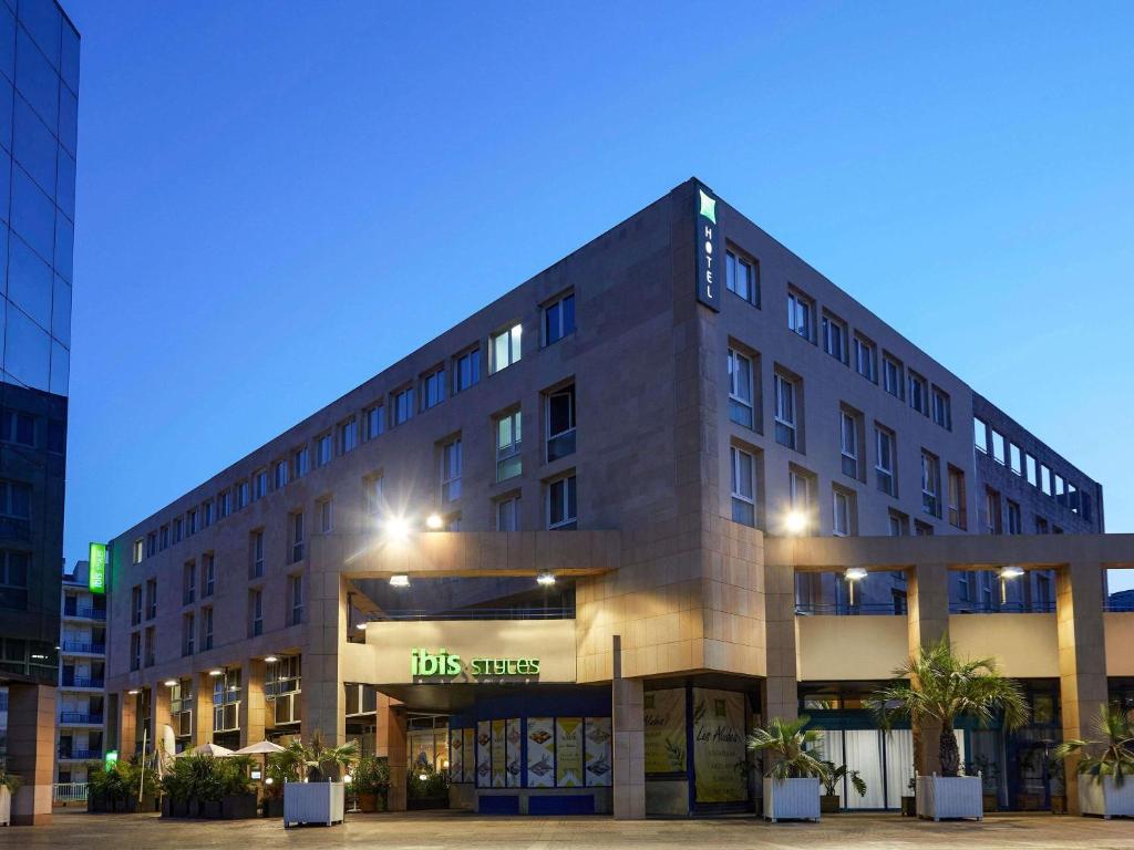 ibis Styles Toulon Centre Port près du terminal maritime de Toulon