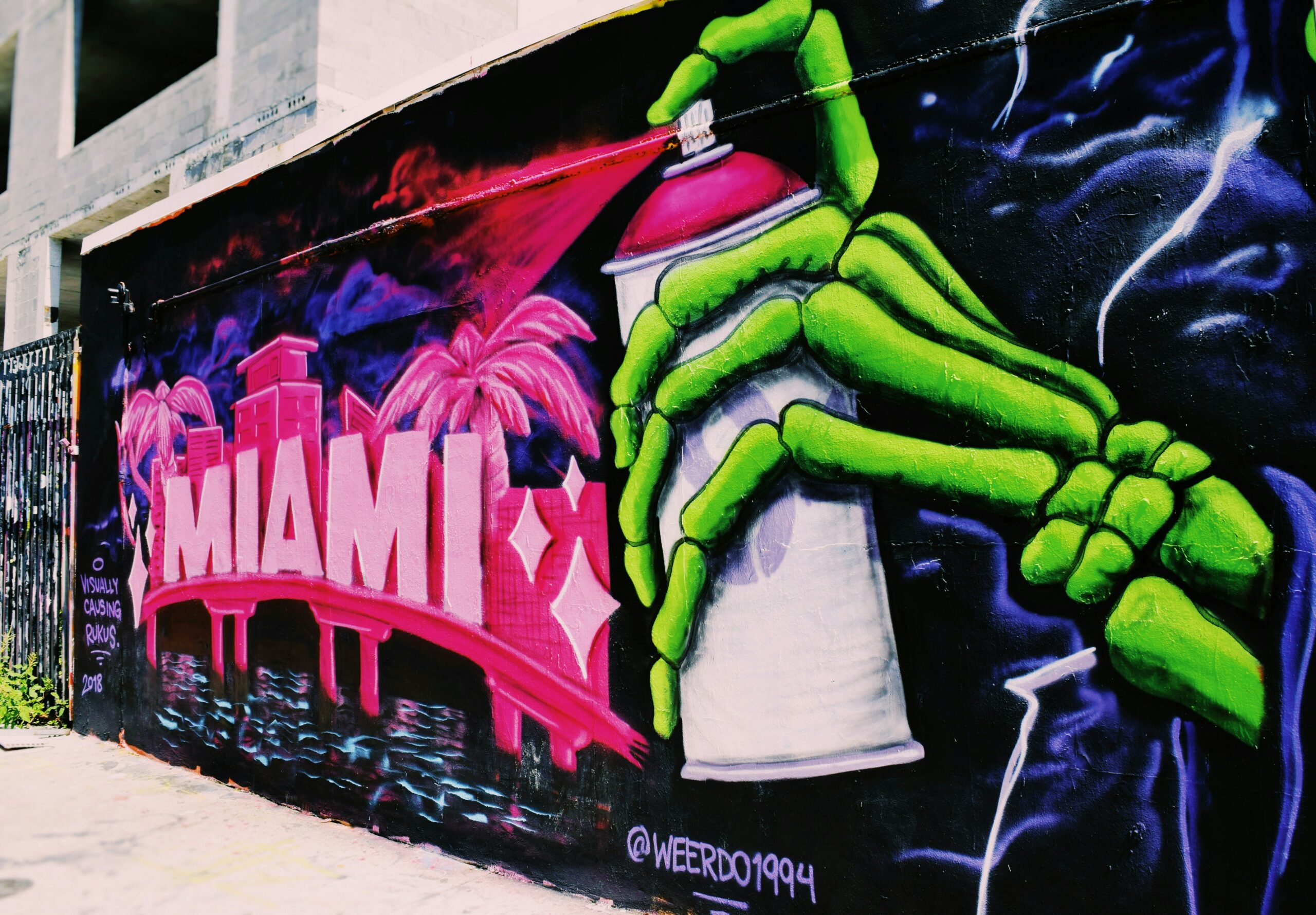 Fresque murale colorée dans le quartier de Wynwood à Miami