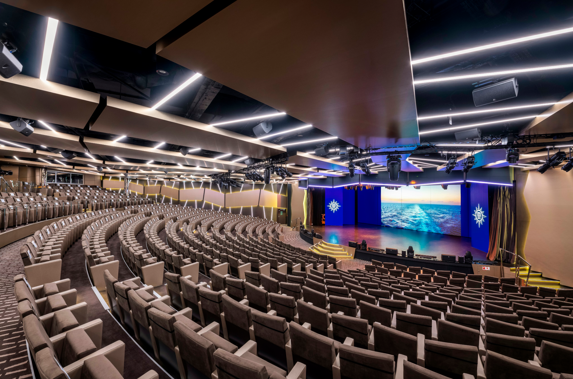 Théâtre et salle de spectacle à bord d'un navire MSC Croisières