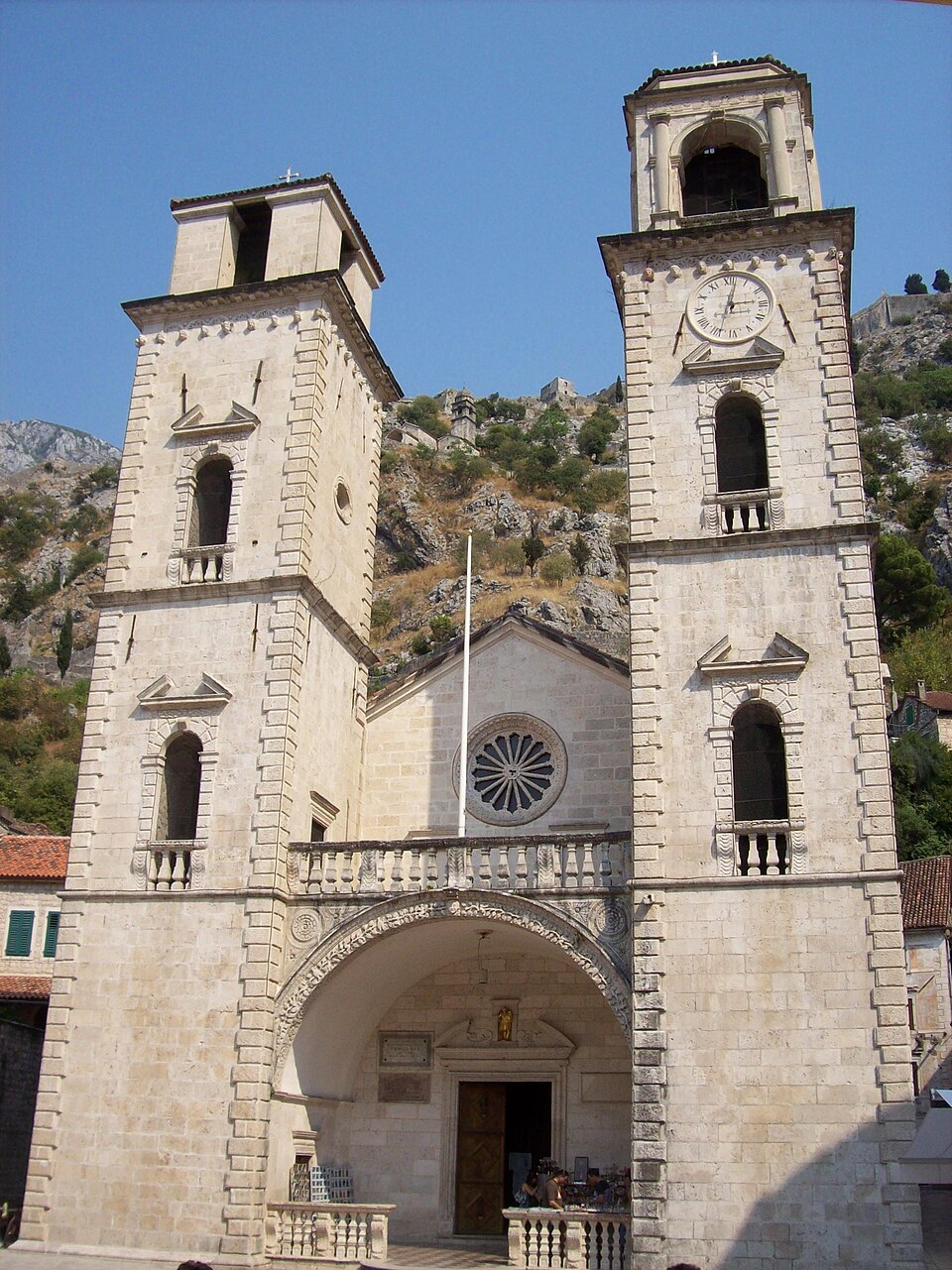 Cathédrale Saint-Tryphon dans la vieille ville de Kotor