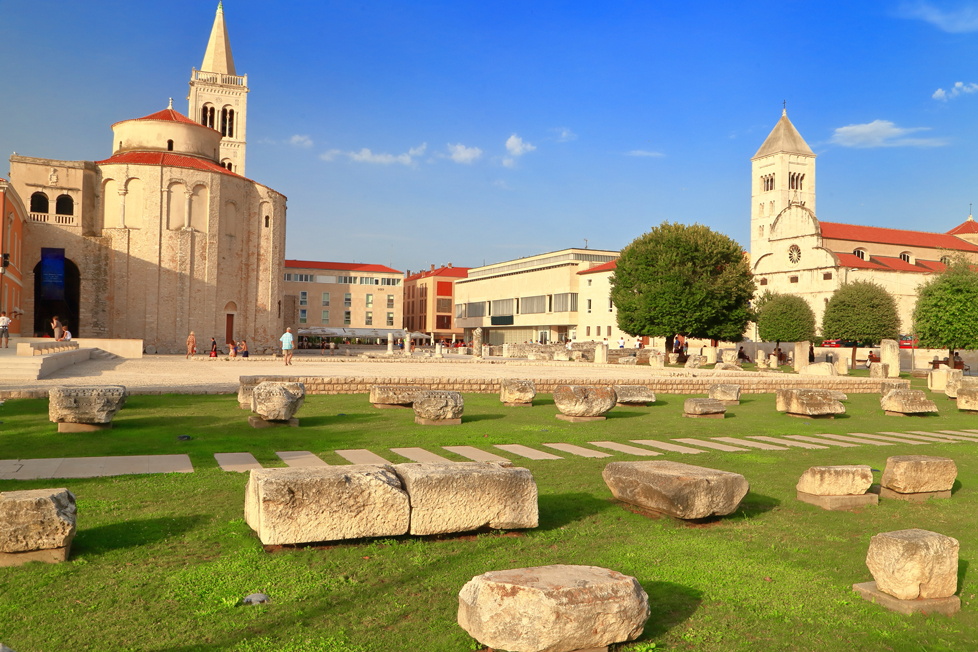 Vestiges du Forum romain dans le centre historique de Zadar