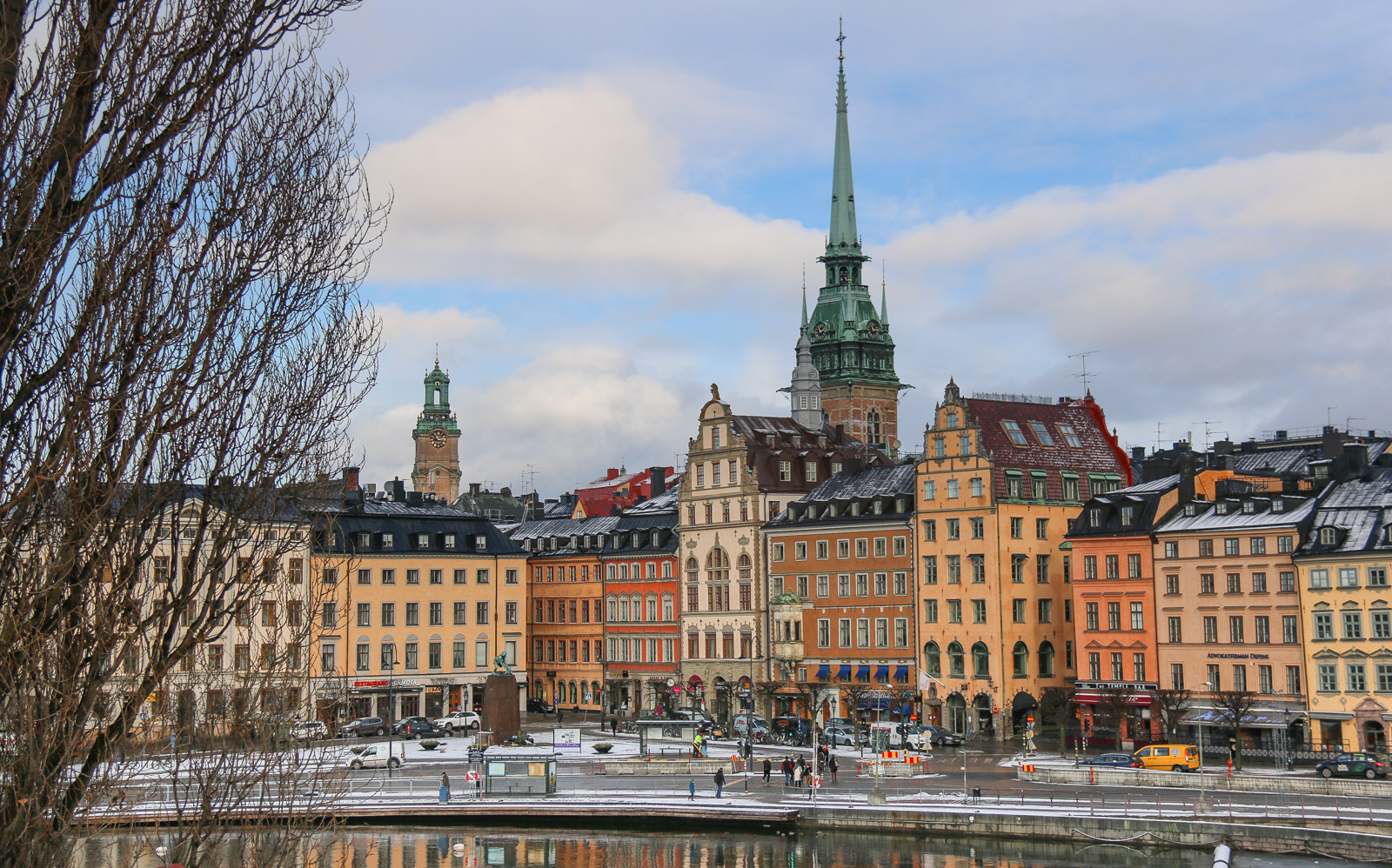 Rue pavée de Gamla Stan dans la vieille ville de Stockholm