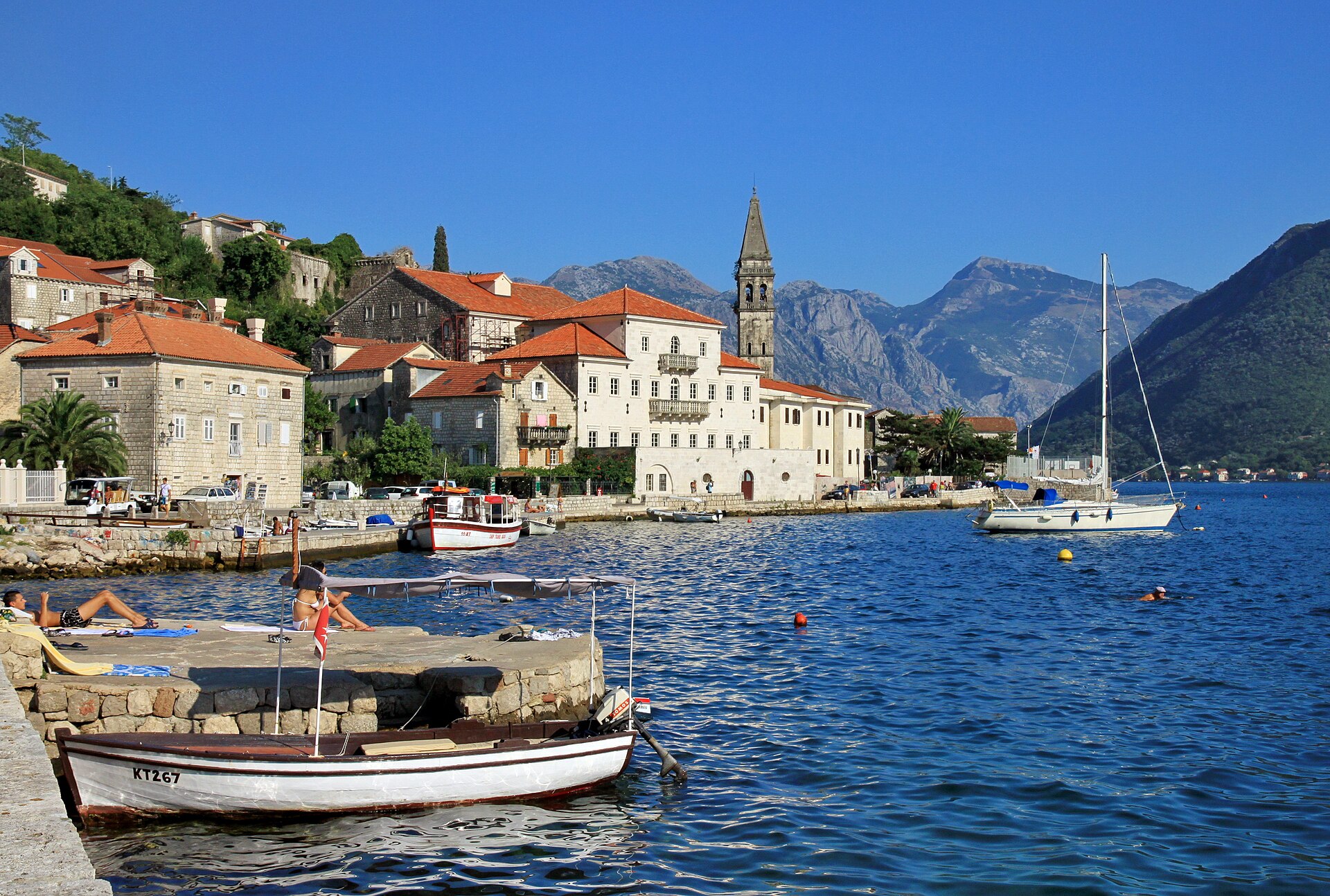 Village de Perast au bord de la baie de Kotor
