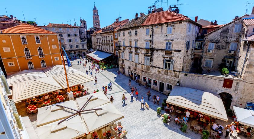 Place Pjaca dans la vieille ville de Split