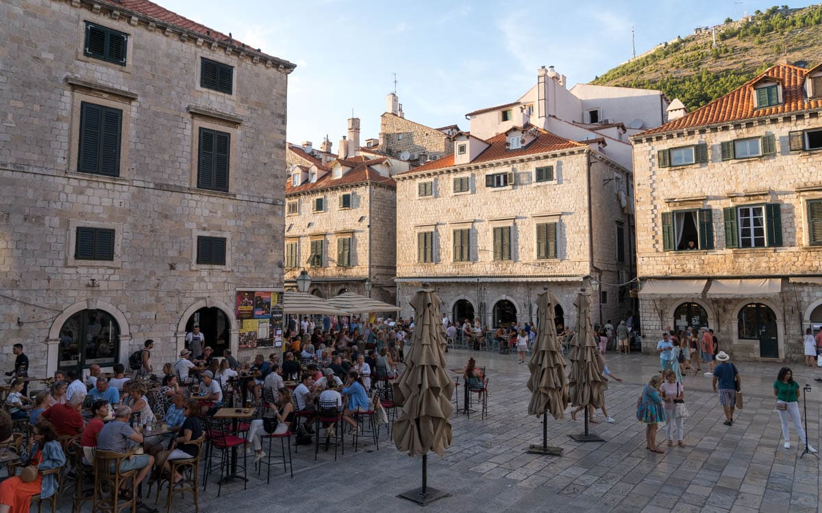 Place Luža dans le centre historique de Dubrovnik
