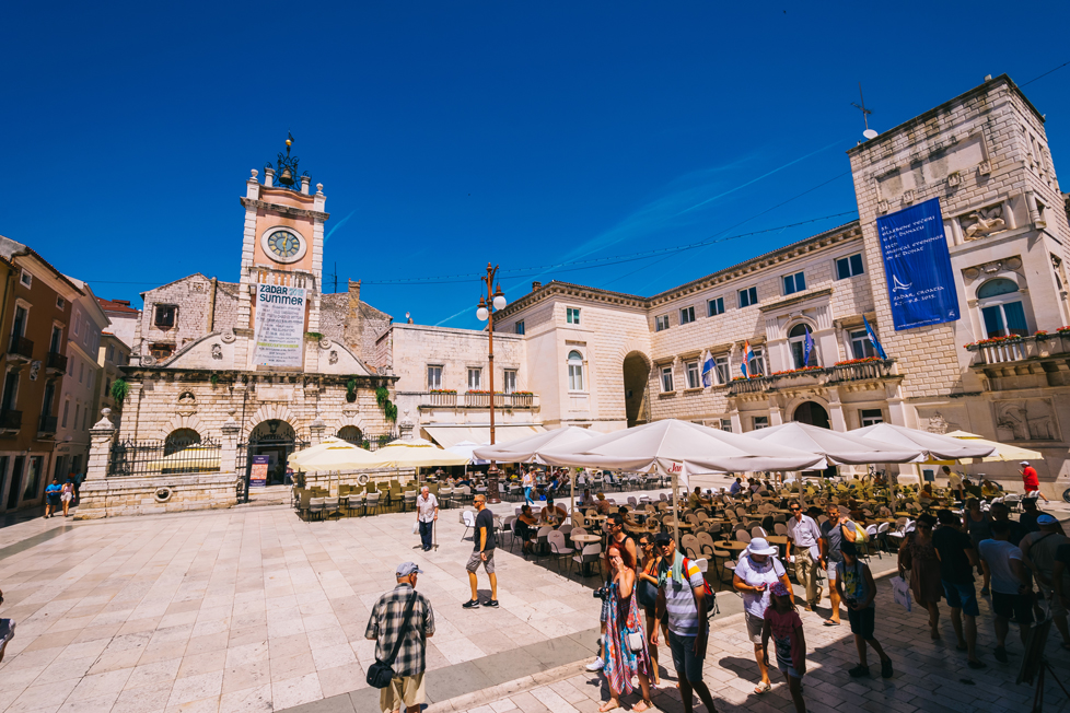 Place du Peuple dans le centre historique de Zadar