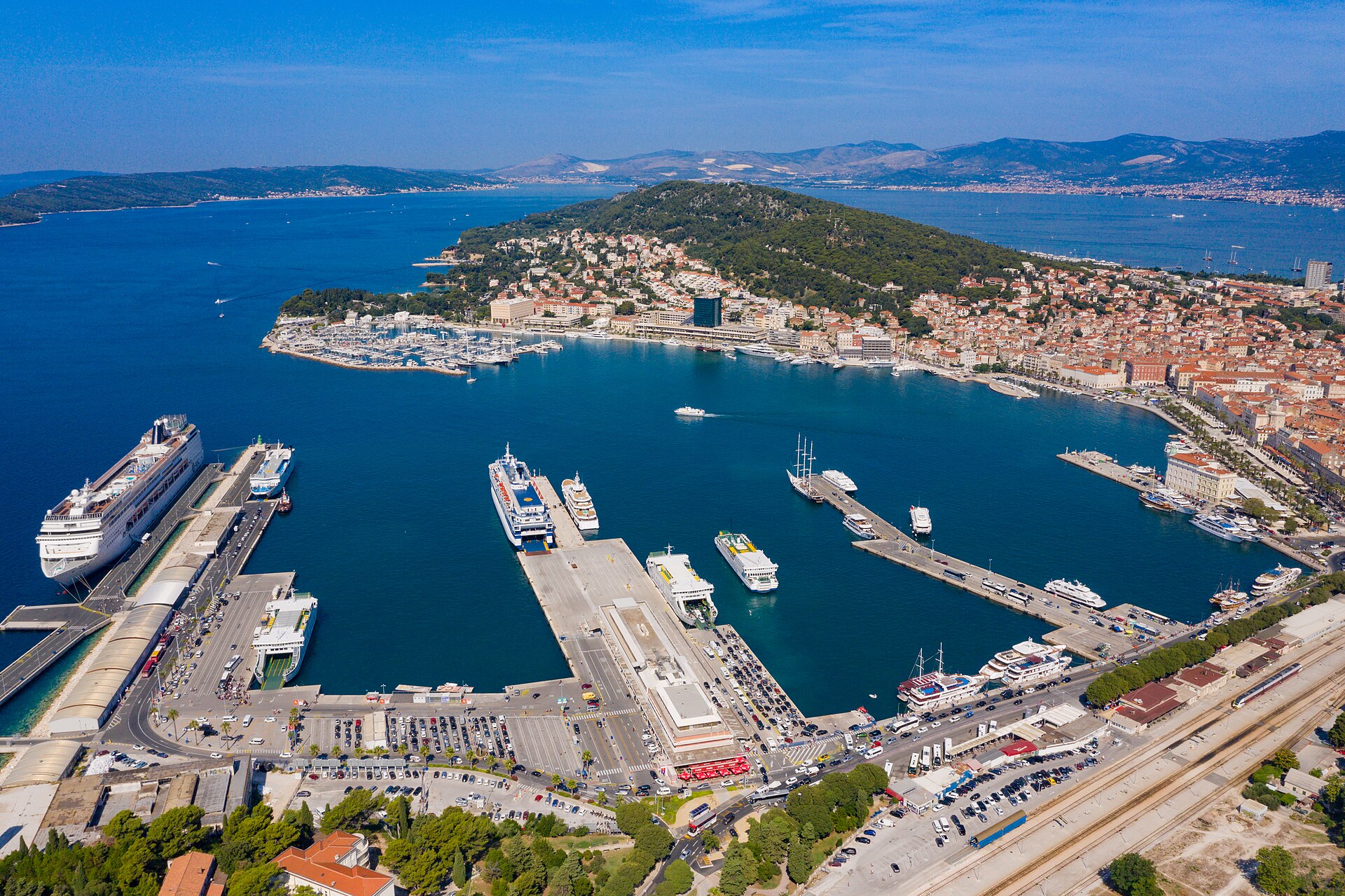 Port de Split avec le centre historique à proximité