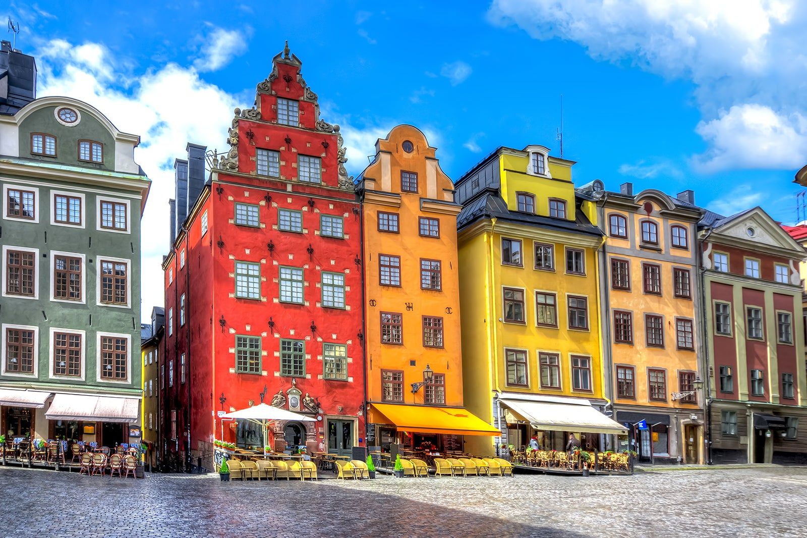 Maisons colorées de Stortorget dans Gamla Stan à Stockholm