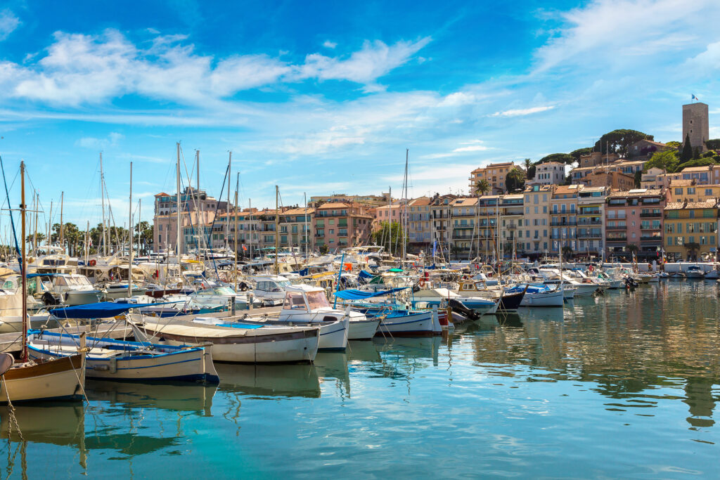Vieux-Port de Cannes au pied du quartier du Suquet