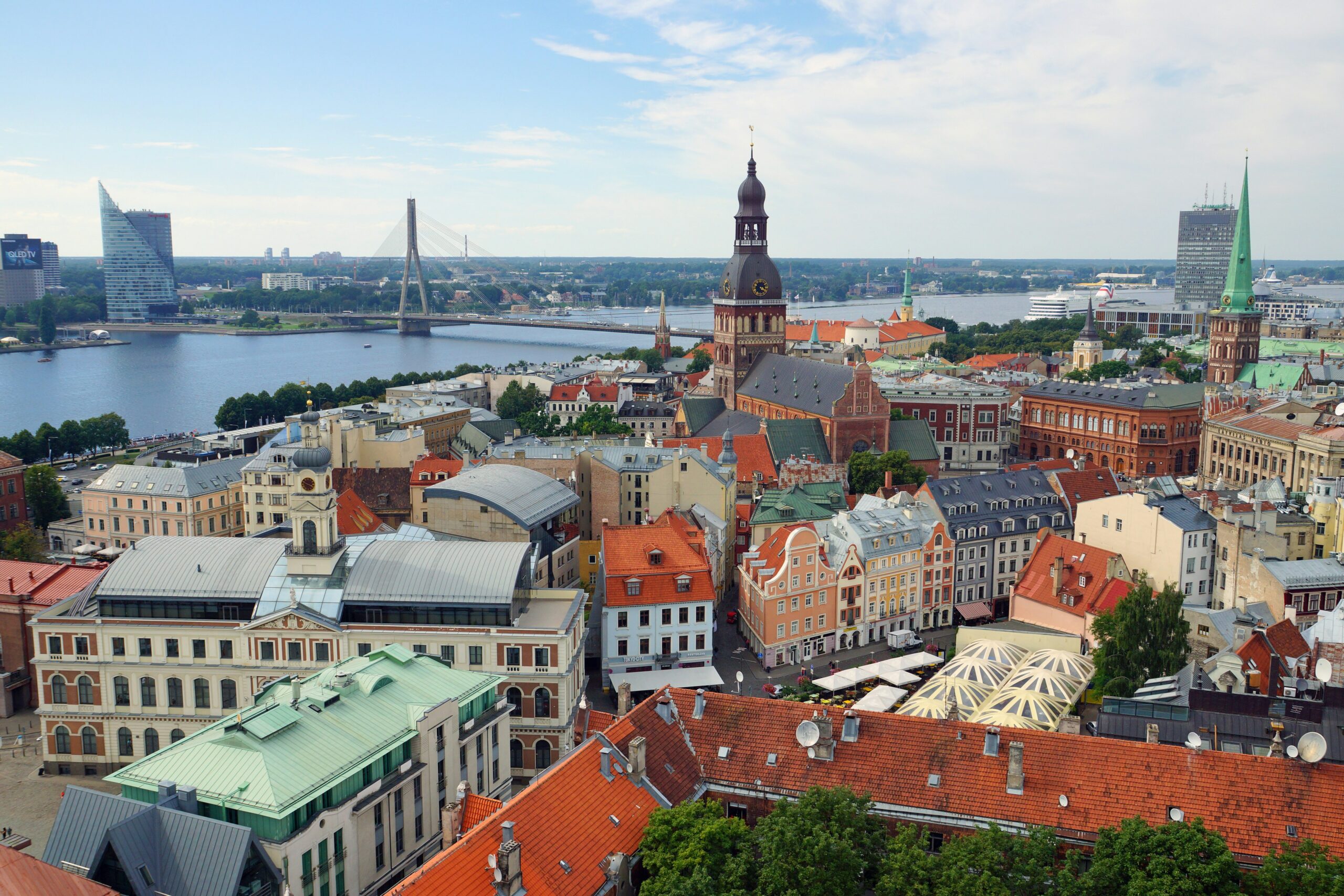 Vue panoramique de Riga en Lettonie lors d'une escale en croisière