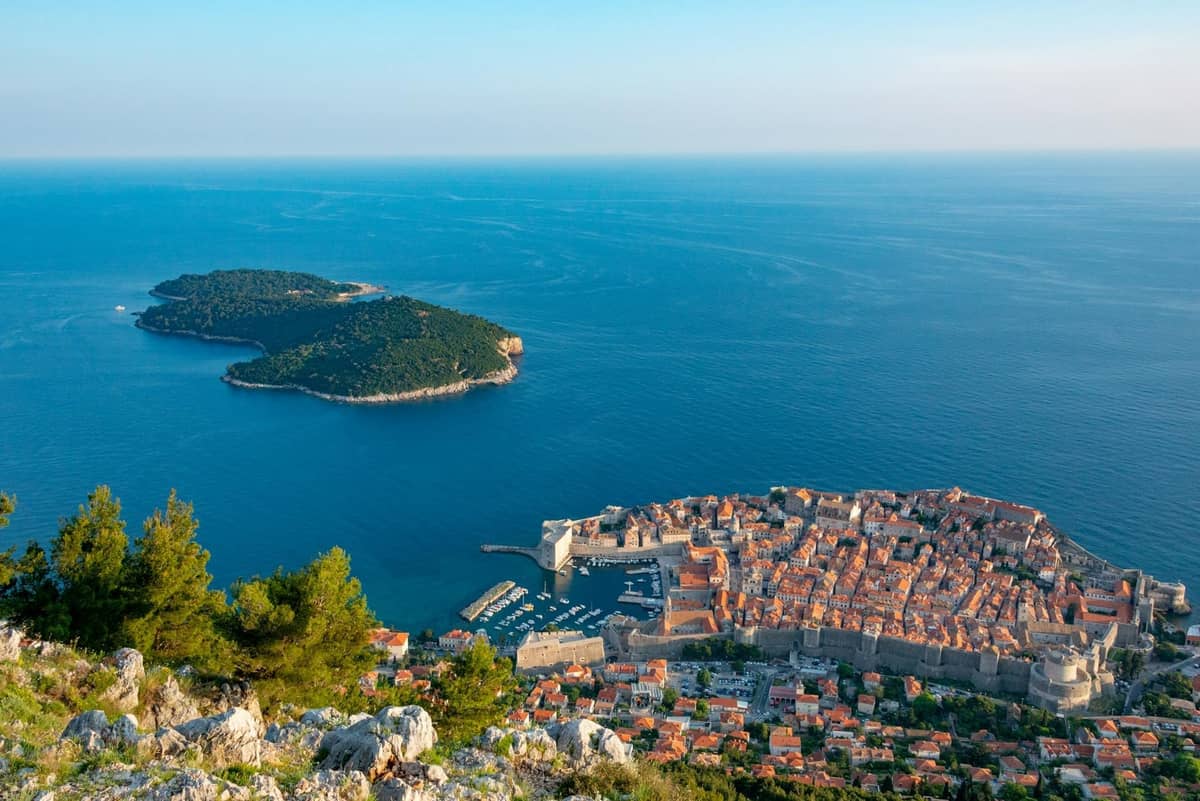 Vue panoramique sur Dubrovnik depuis le mont Srđ